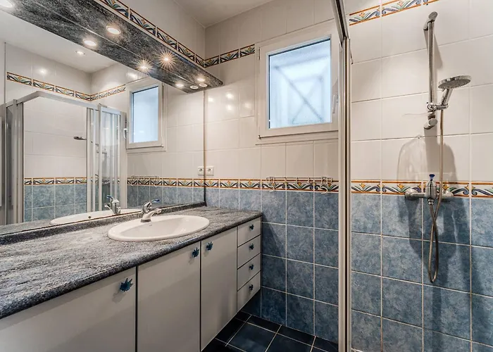 Holiday home Maison Charmante Proche - 6 Pers. - Fr-1-433-156